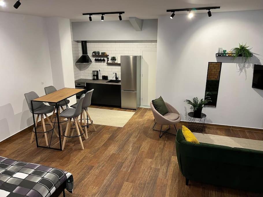 Industrial Studio / Alios 4 / Hilton Area أثينا المظهر الخارجي الصورة